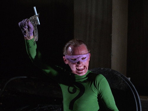 Batman - S1E11: A Riddle a Day Keeps the Riddler Away