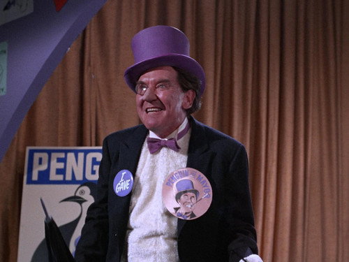 Batman - S2E17: Hizzonner the Penguin