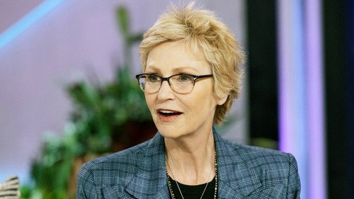 The Kelly Clarkson Show - S4E105: Jane Lynch, Bozoma Saint John, Kevin Jonas