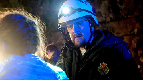 Casualty - S28E42: Falling (1)