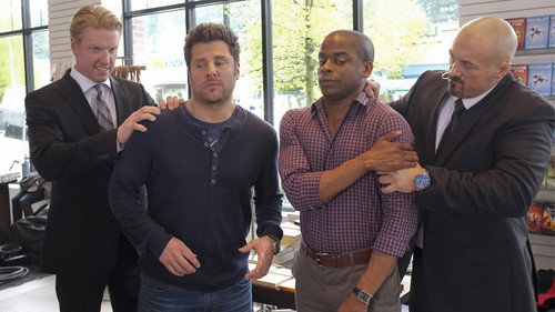 Psych - S7E1: Santabarbaratown 2