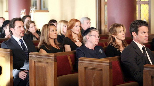 Desperate Housewives - S8E17: Women and Death