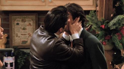 Friends - S1E10: The One with the Monkey