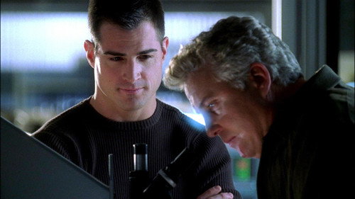 CSI: Crime Scene Investigation - S2E17: Felonious Monk