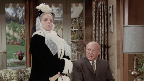 Bewitched - S3E26: Aunt Clara's Victoria Victory