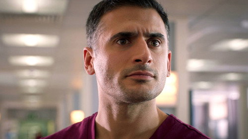 Holby City - S19E20: What We Pretend to Be