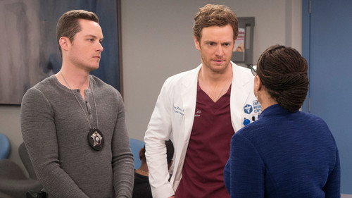 Chicago Med - S2E20: Generation Gap