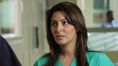 Holby City - S14E14: She's Electric