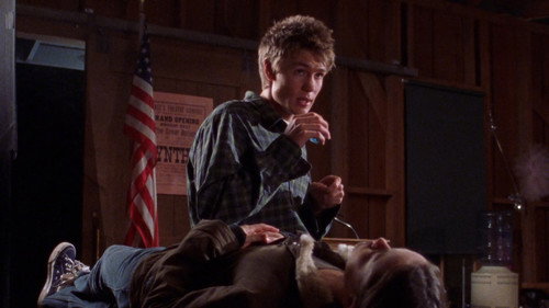 Gilmore Girls - S2E9: Run Away, Little Boy