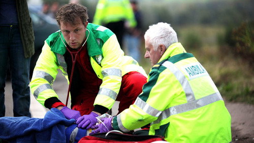 Casualty - S26E18: Death and Doughnuts