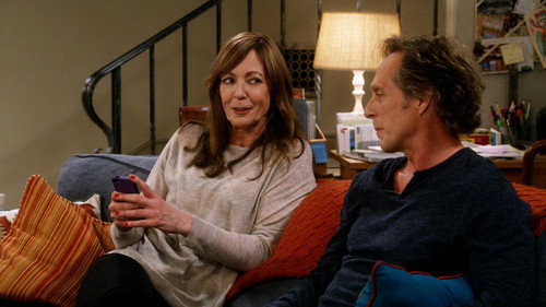 Mom - S4E14: Roast Chicken and a Funny Story