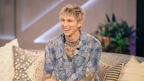 The Kelly Clarkson Show - S3E53: Machine Gun Kelly, Nikki Glaser, Alessia Cara