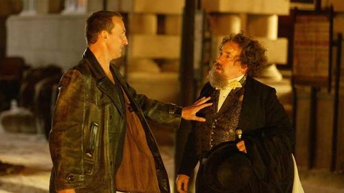 Doctor Who - S1E3: The Unquiet Dead