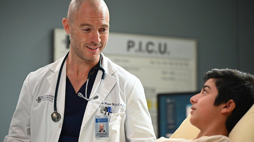 Grey's Anatomy - S18E6: Every Day is a Holiday (With You)