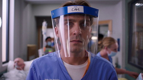 Casualty - S46E1: In the Line of Duty