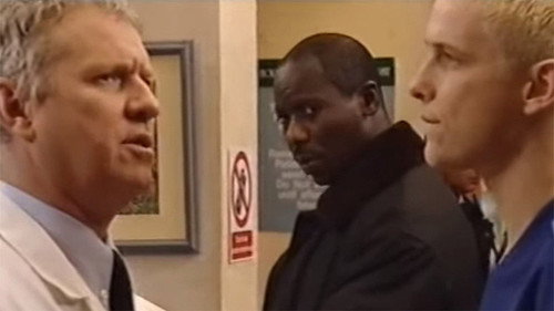 Casualty - S13E28: Love Over Gold (2)