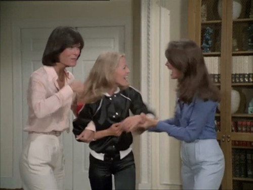 Charlie's Angels - S2E1: Angels in Paradise (1)