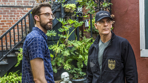 NCIS: New Orleans - S4E5: Viral