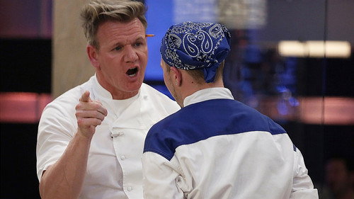 Hell's Kitchen - S16E4: Surf Riding & Turf Fighting