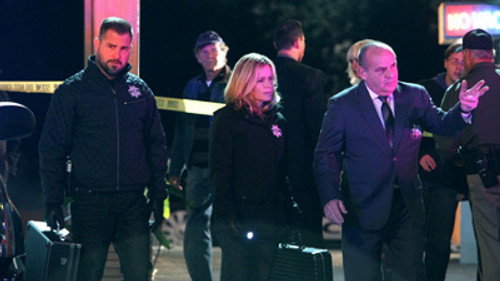 CSI: Crime Scene Investigation - S14E9: Check In and Check Out