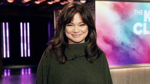 The Kelly Clarkson Show - S5E110: Valerie Bertinelli, Fortune Feimster, Henry Lloyd-Hughes