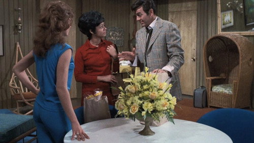 Mannix - S4E13: Duet For Three
