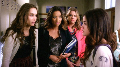 Pretty Little Liars - S4E21: She's Come Undone