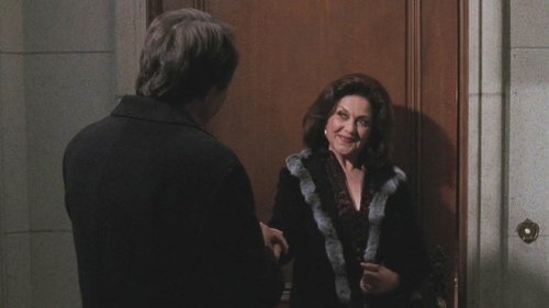 Gilmore Girls - S5E9: Emily Says Hello