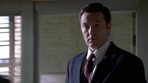 NYPD Blue - S12E1: Dress for Success