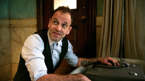 Elementary - S7E9: On the Scent