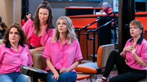It's Always Sunny in Philadelphia - S16E7: The Gang Goes Bowling