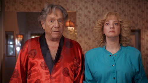 The Goldbergs - S2E5: Family Takes Care of Beverly