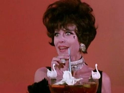 Bewitched - S7E11: The Corsican Cousins