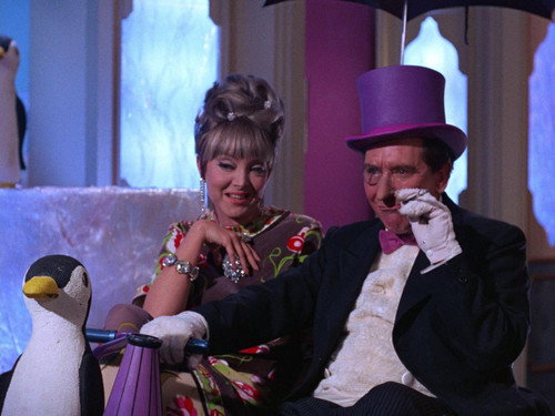 Batman - S2E42: Penguin Is a Girl's Best Friend