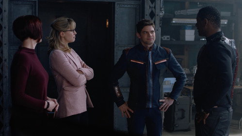 Supergirl - S5E11: Back from the Future (1)
