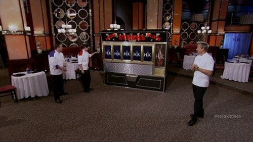 Hell's Kitchen - S10E9: 11 Chefs Compete (1)