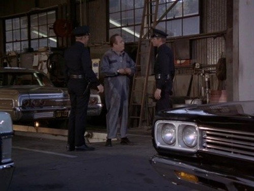 Adam-12 - S2E16: Log 054: Impersonation
