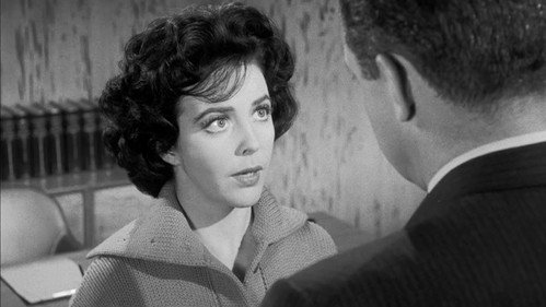 Perry Mason - S4E24: The Case of the Violent Vest