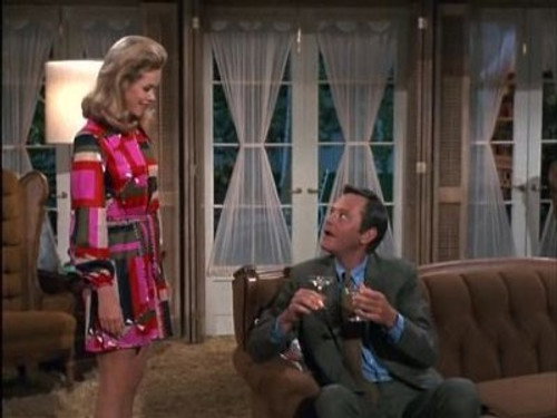 Bewitched - S7E1: To Go or Not to Go, That is the Question