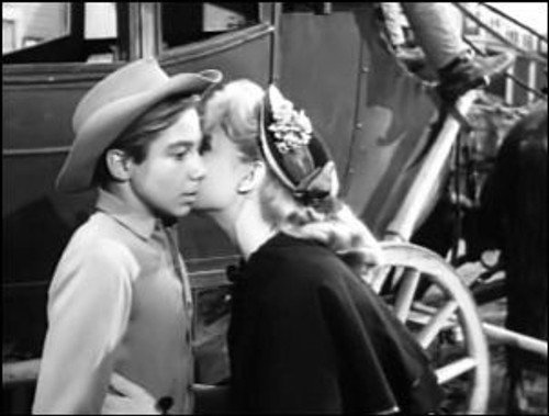 The Rifleman - S4E19: A Young Man's Fancy