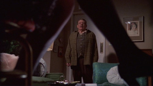 The King of Queens - S5E17: S'Poor House