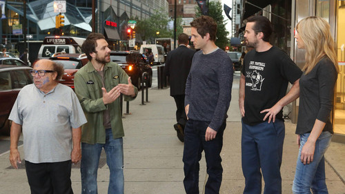 It's Always Sunny in Philadelphia - S9E3: The Gang Tries Desperately to Win an Award