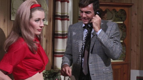 Mannix - S1E10: Coffin for a Clown