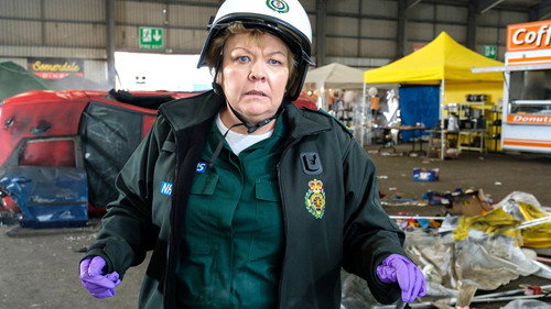 Casualty - S34E1: Doctor! Doctor!