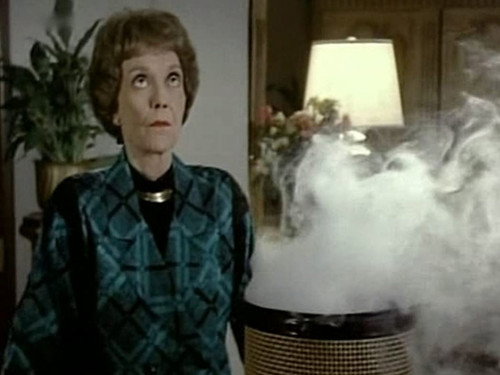 Falcon Crest - S8E18: Enquiring Minds