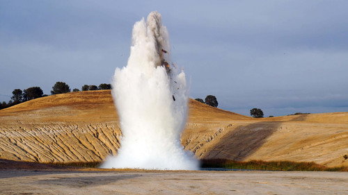 MythBusters - S13E7: Blow It Out of the Water