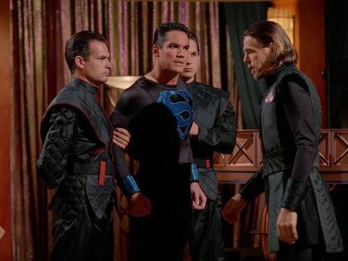 Lois & Clark: The New Adventures of Superman - S4E2: Battleground Earth (2)