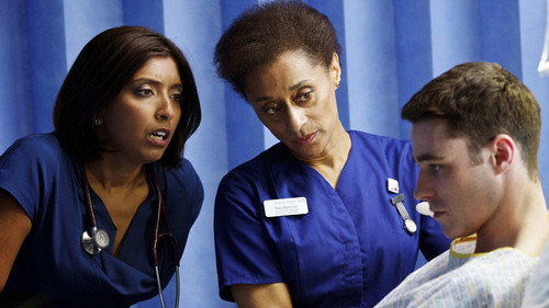 Casualty - S27E10: Seeing in the Dark (2)