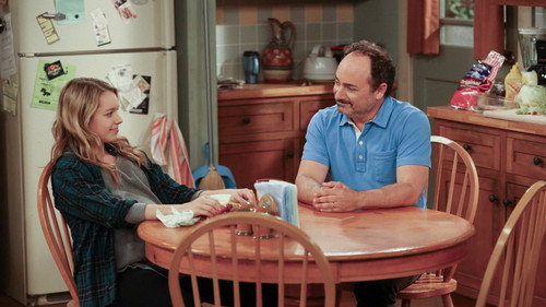 Mom - S1E19: Toilet Wine and the Earl of Sandwich