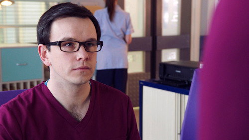 Holby City - S18E33: When I Grow Up